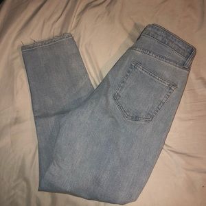 Light wash mom jeans!